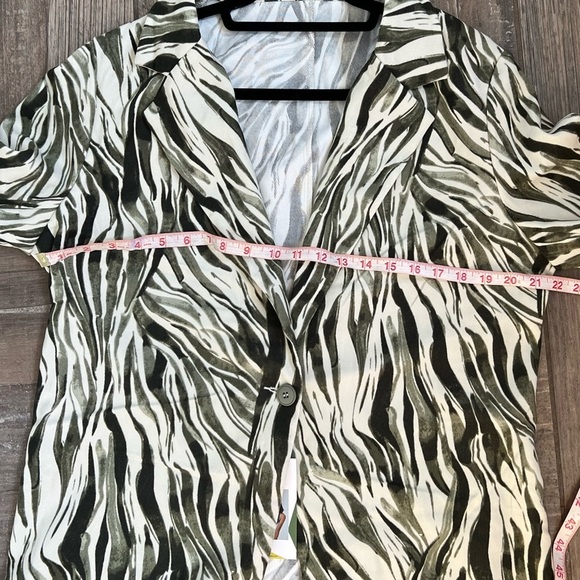 Halara V Neck Watercolor Print Blazer - Picture 9 of 10